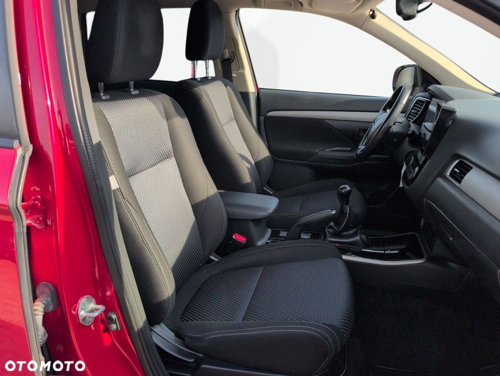 Mitsubishi Outlander 2.0 City Style 2WD - 16