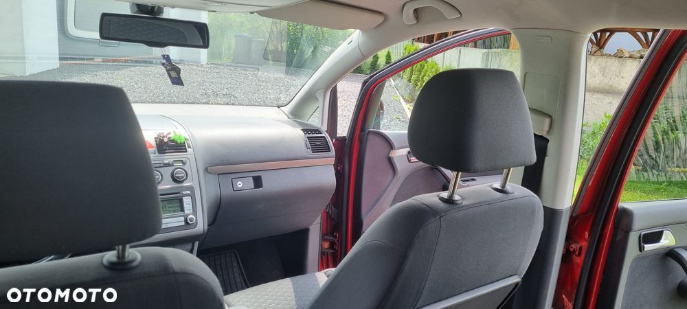 Volkswagen Touran 1.9 TDI Highline DSG - 10
