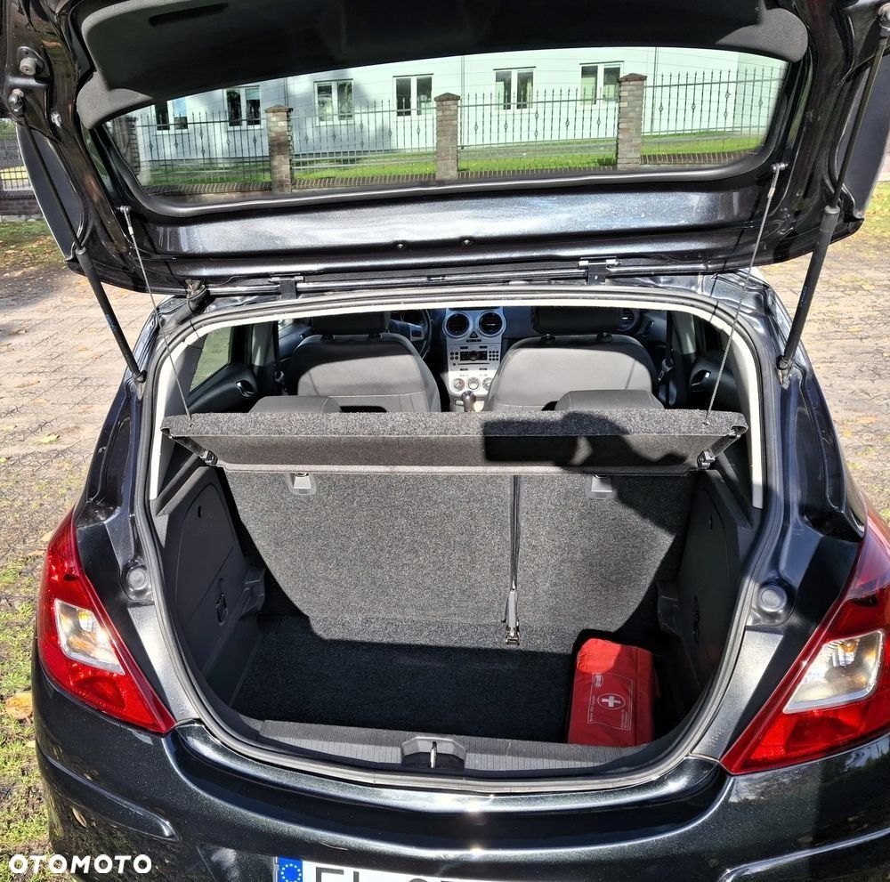 Opel Corsa 1.4 16V 150 Jahre - 15