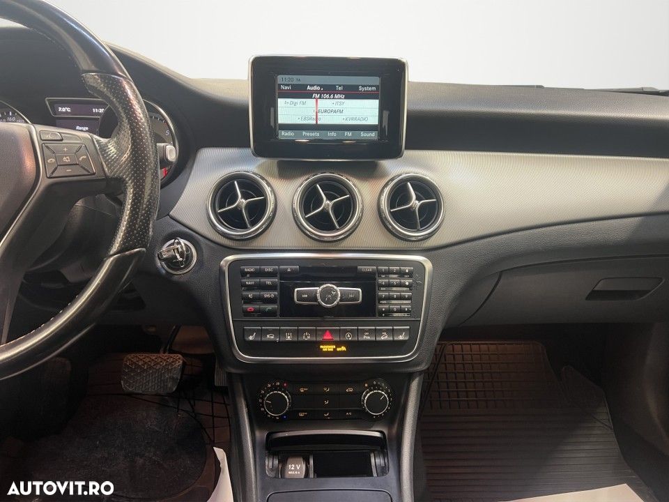 Mercedes-Benz GLA - 16