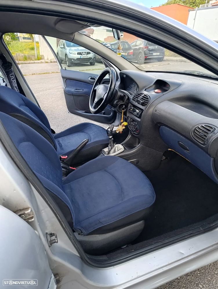 Peugeot 206 - 10
