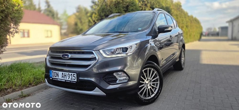 Ford Kuga 1.5 EcoBoost 2x4 Titanium - 3