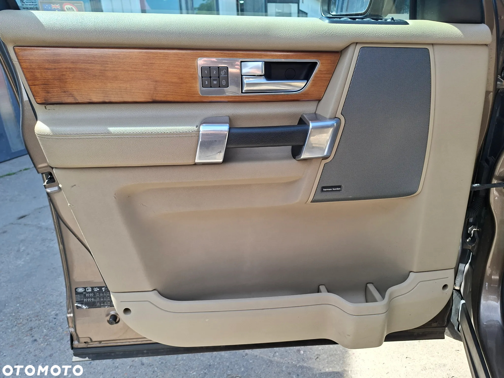 Land Rover Discovery IV 3.0D V6 HSE - 18