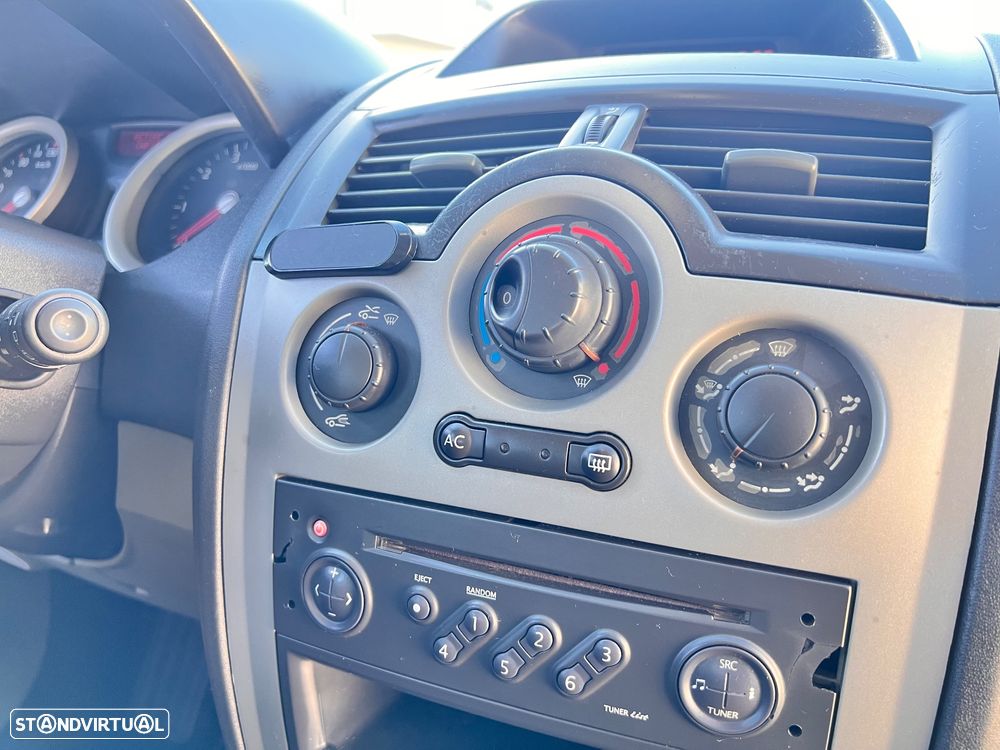 Renault Mégane 1.4 Expression - 10