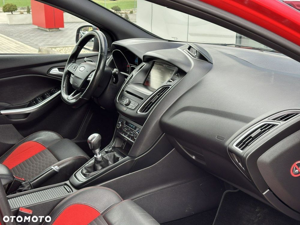 Ford Focus 2.0 TDCi ST-2 - 18