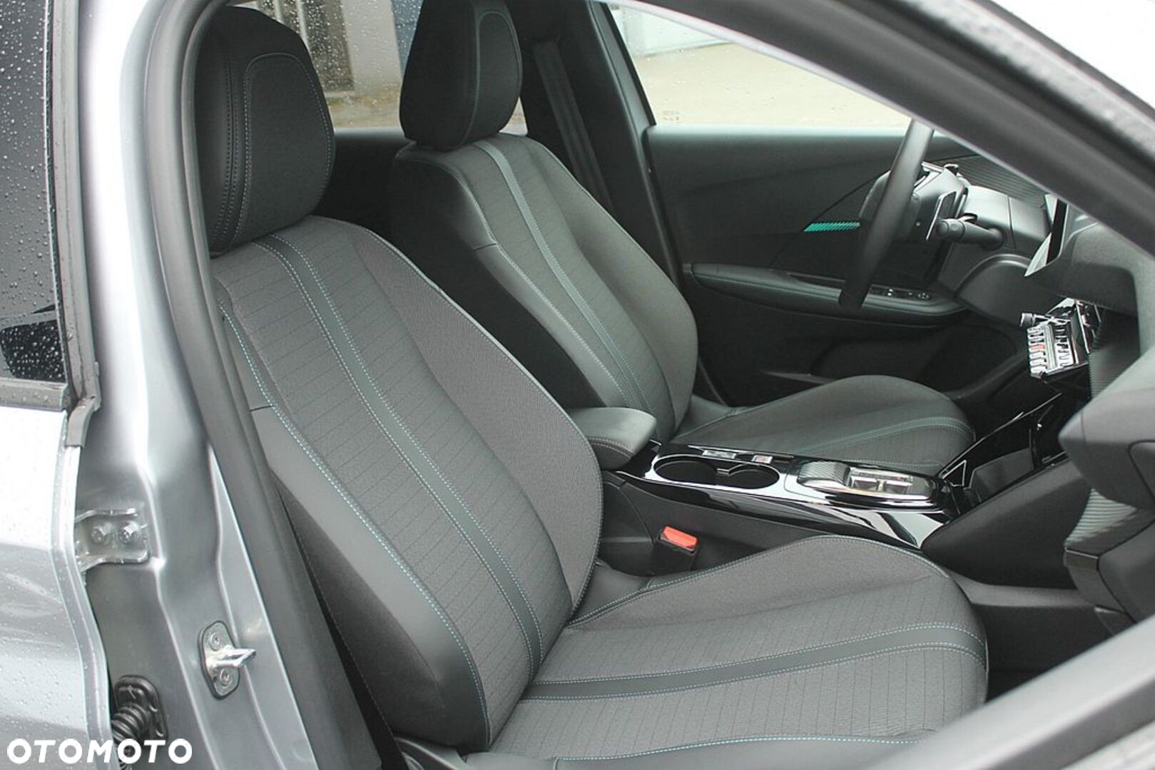 Peugeot 208 - 11