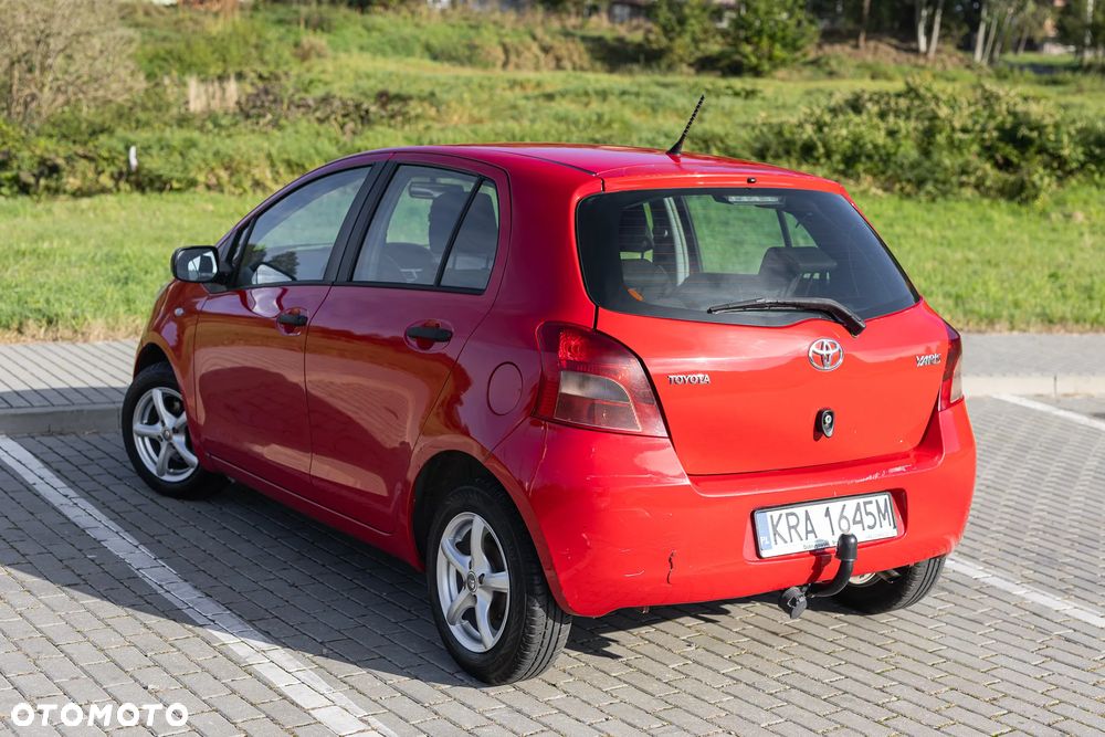 Toyota Yaris 1.0 Luna A/C - 11