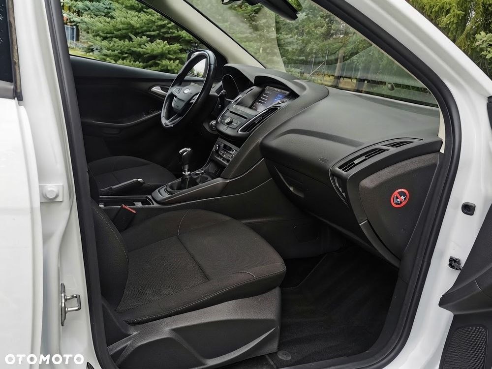 Ford Focus 1.5 EcoBoost Titanium ASS - 9