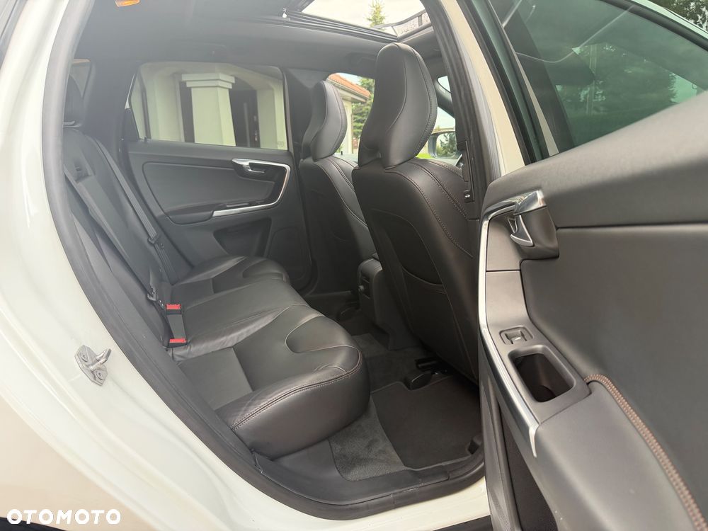 Volvo XC 60 D4 Drive-E Ocean Race - 20