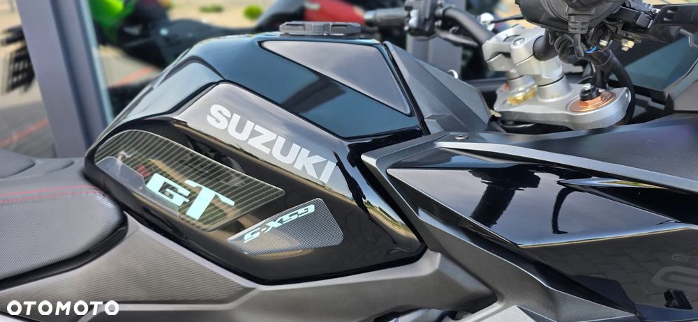 Suzuki GSX - 14