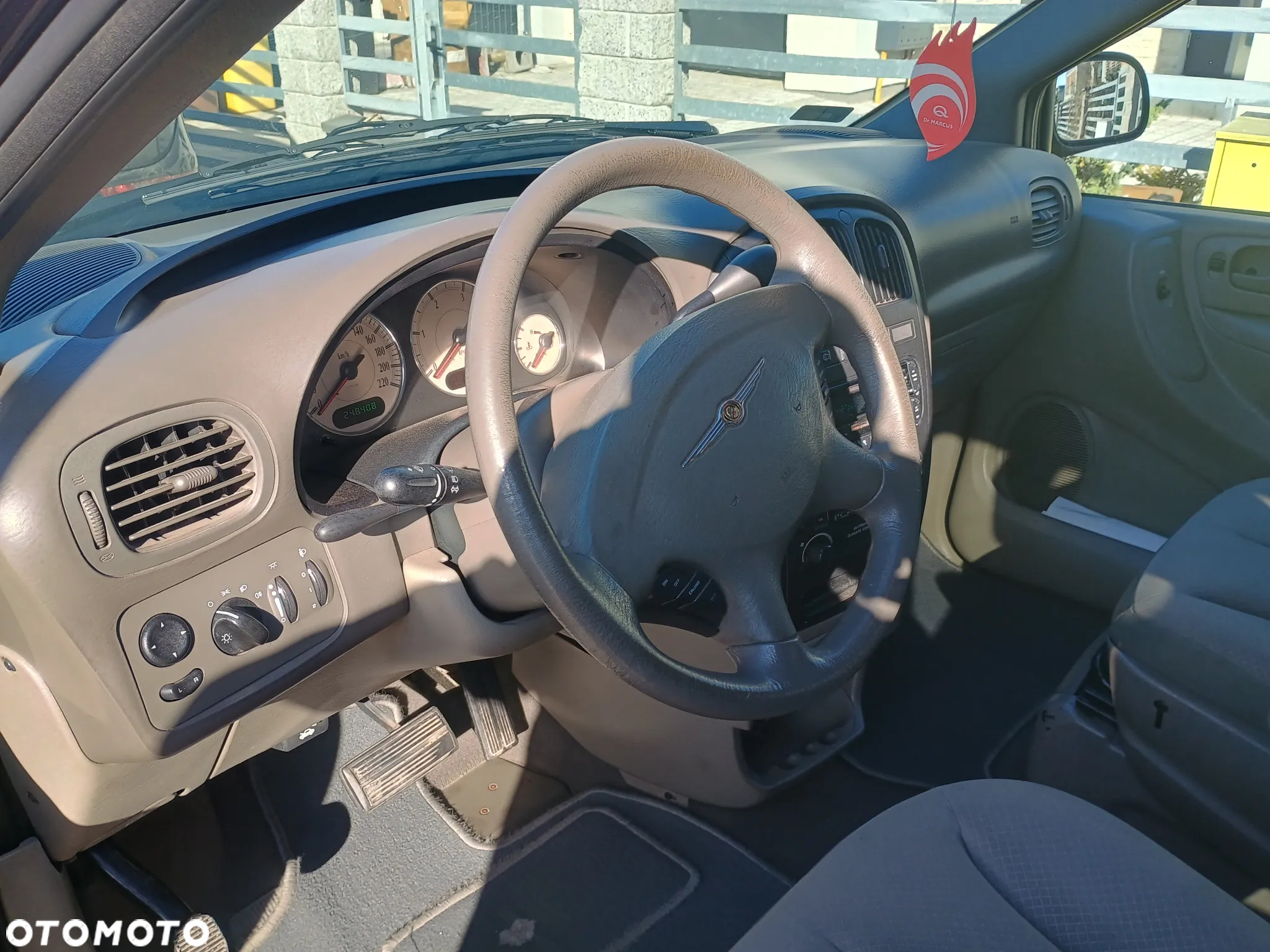 Chrysler Grand Voyager - 12