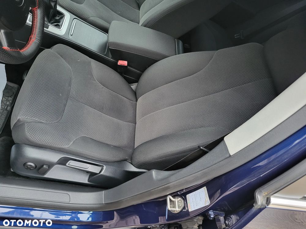 Volkswagen Passat 1.8 TSI Comfortline - 12