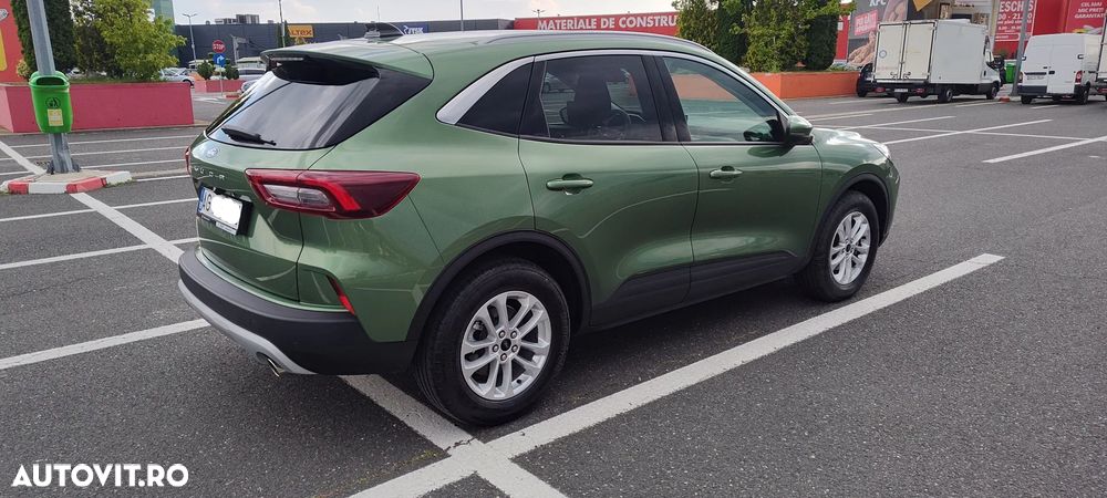 Ford Kuga 1.5 EcoBoost A8 FWD Titanium - 4