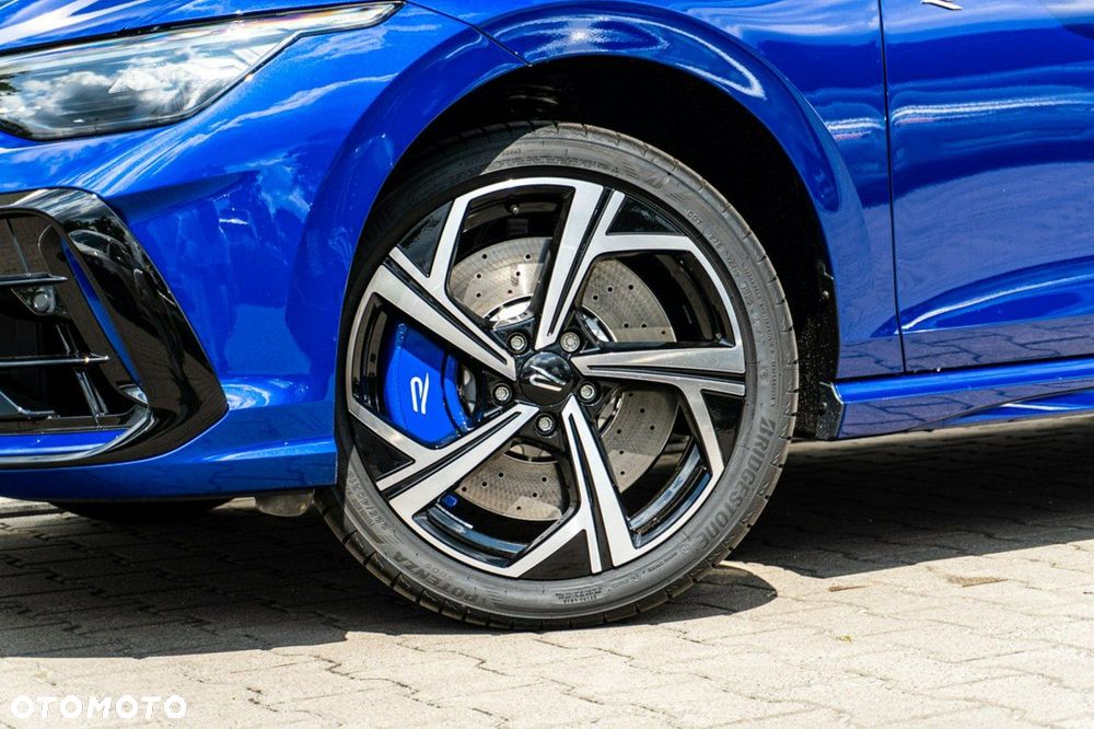 Volkswagen Golf - 10