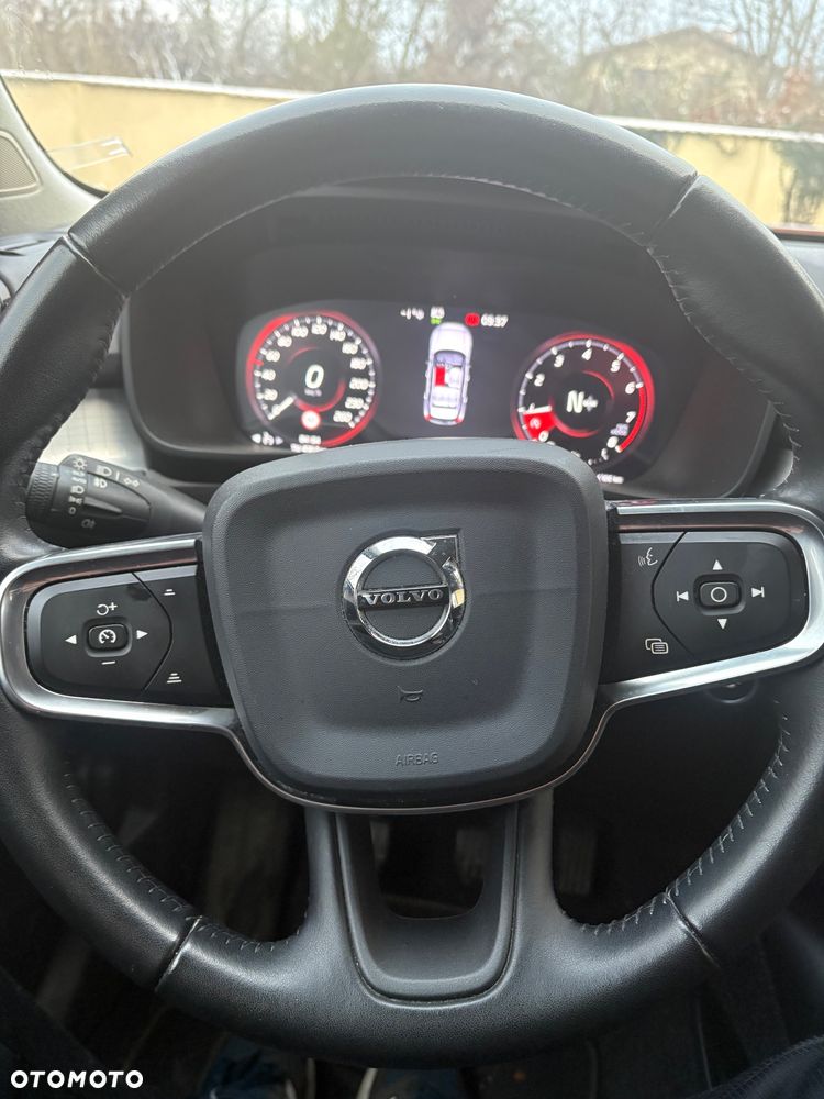 Volvo XC 40 - 24