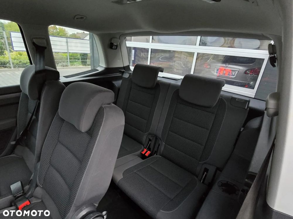 Volkswagen Touran 1.6 TDI DPF BlueMotion Technology Comfortline - 21