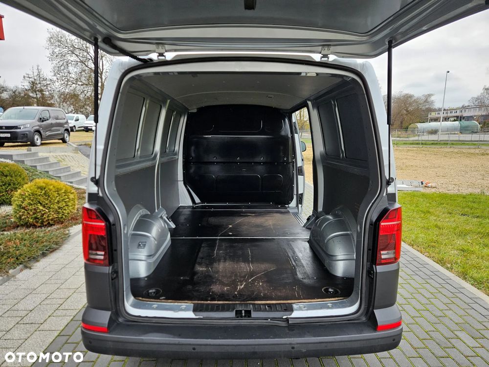 Volkswagen Transporter LONG 2.0TDI - 22