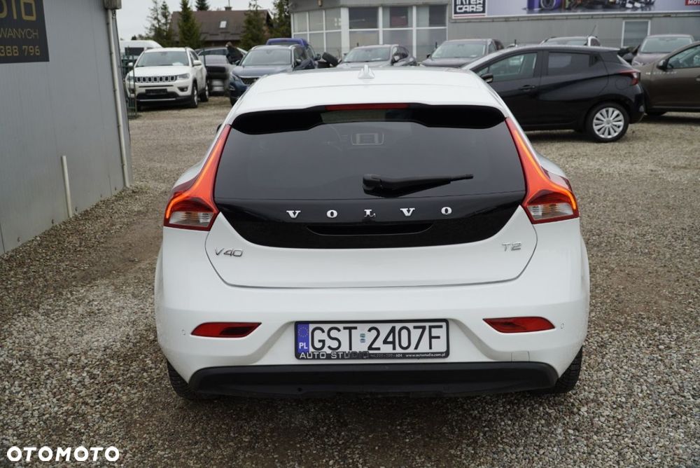Volvo V40 T2 Geartronic Momentum - 33