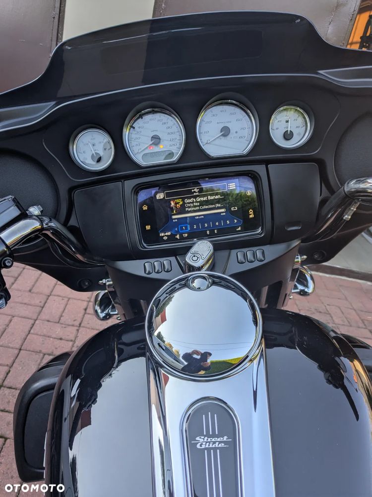 Harley-Davidson Touring Street Glide - 3