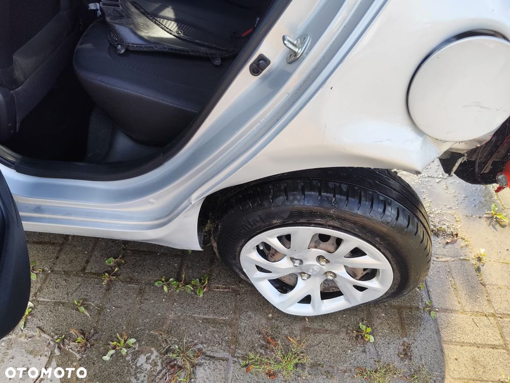 Hyundai i10 1.0 - 11