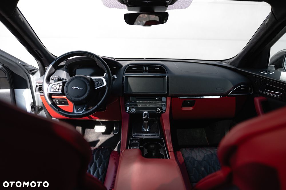 Jaguar F-Pace 5.0 V8 S/C AWD SVR - 9