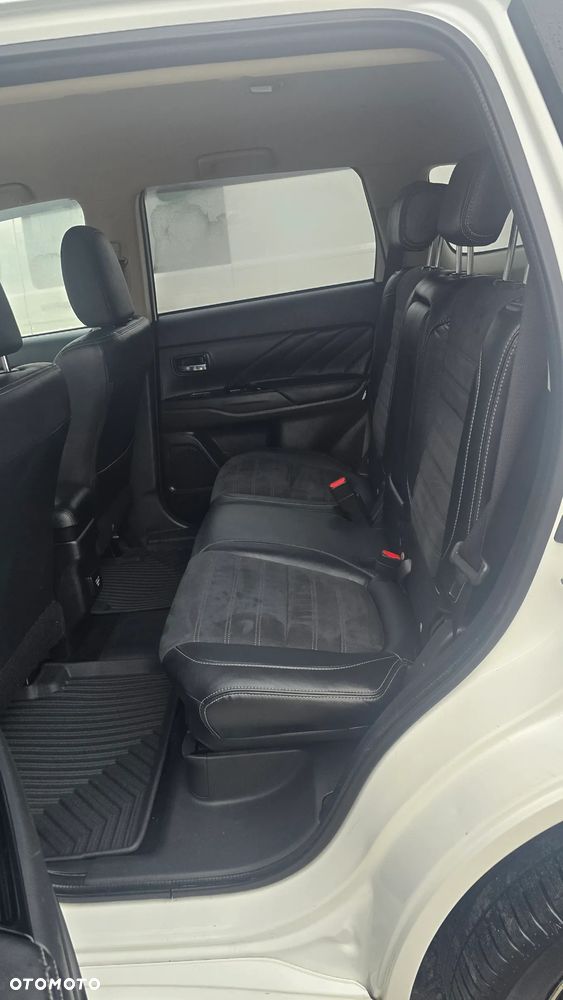 Mitsubishi Outlander 2.0 4WD - 9