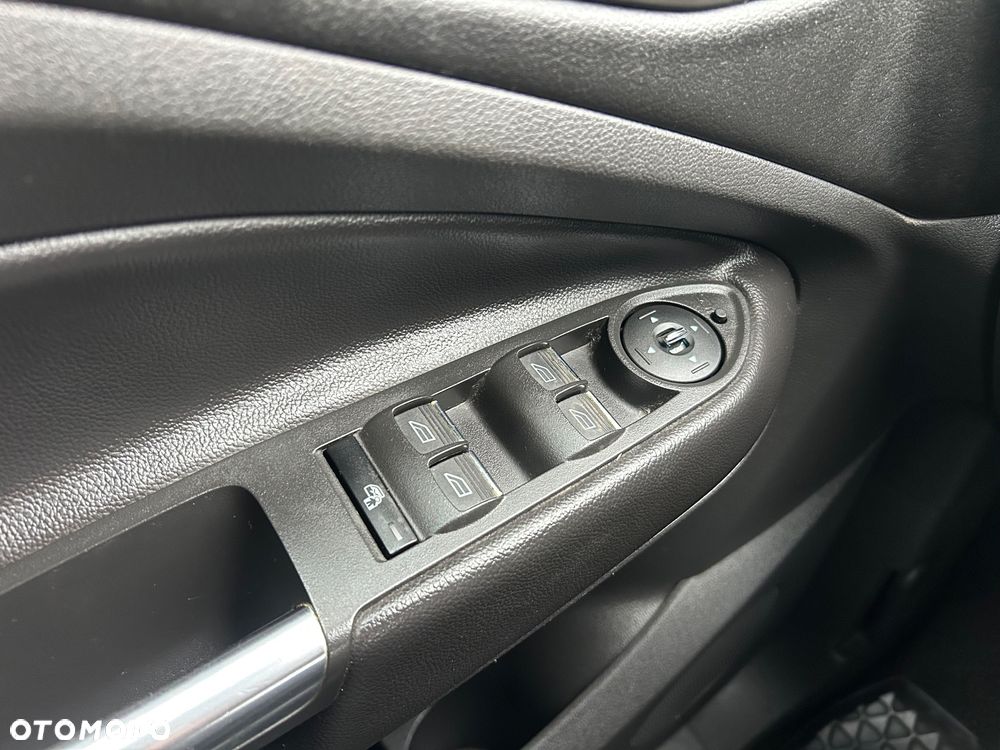 Ford Kuga 1.6 EcoBoost 2x4 Titanium - 20