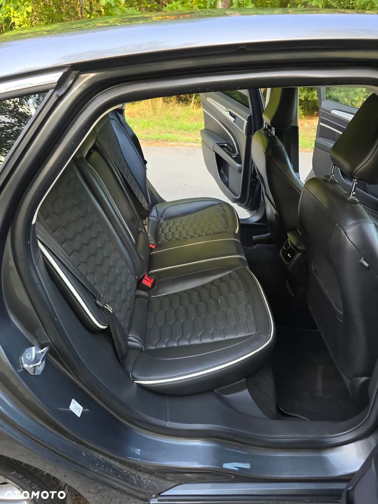 Ford Mondeo Vignale 2.0 Hybrid - 26