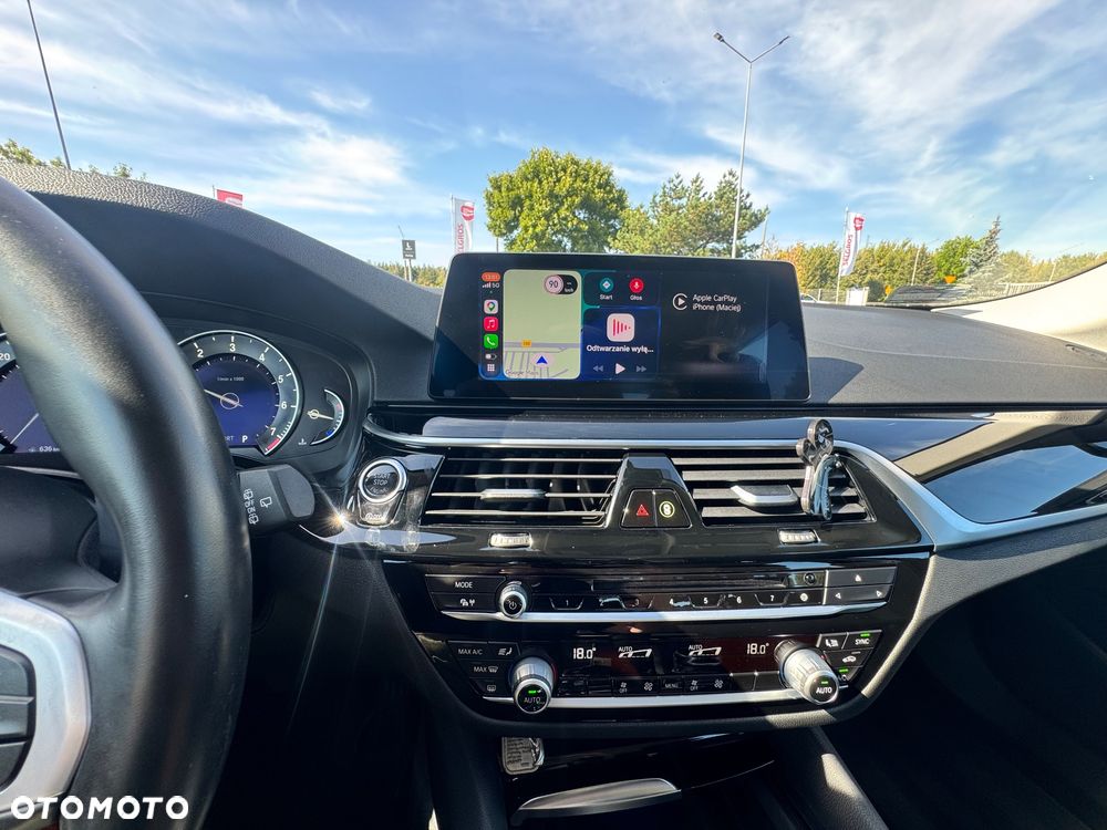 BMW Seria 5 530i xDrive Sport Line sport - 10