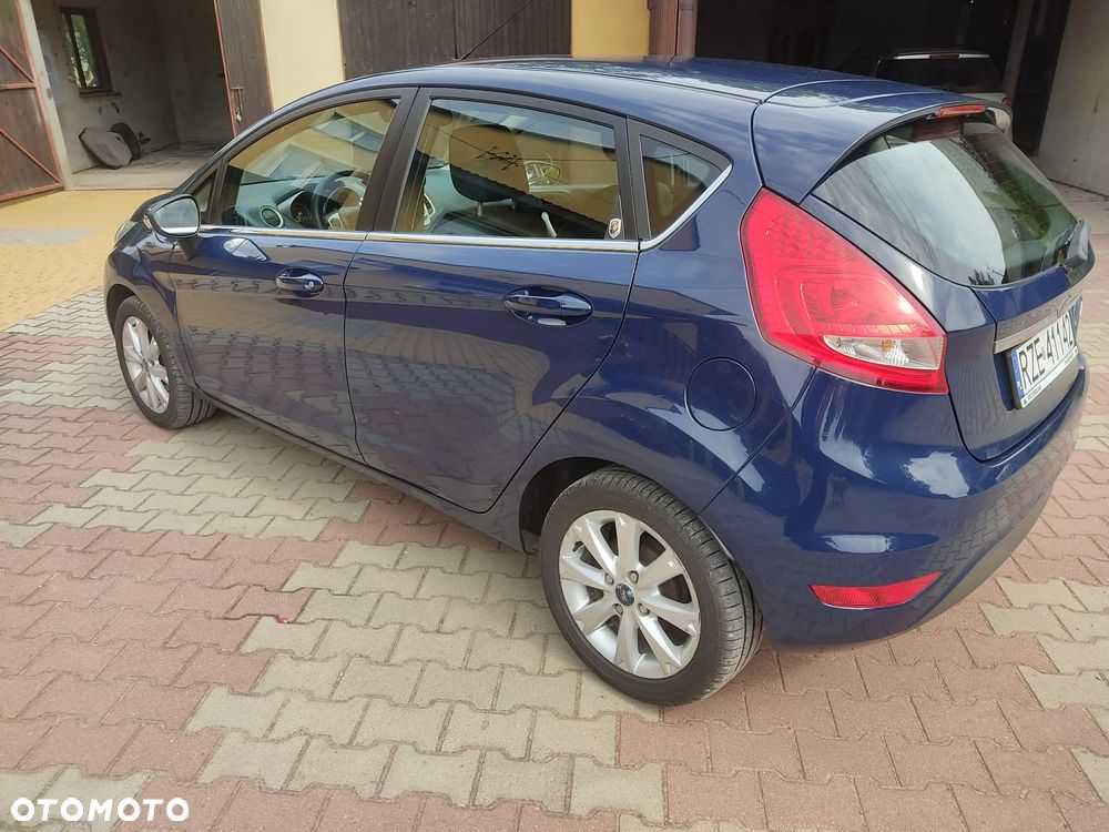 Ford Fiesta - 9