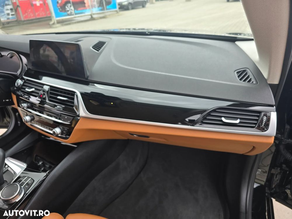 BMW Seria 5 530i Aut. Sport Line - 18