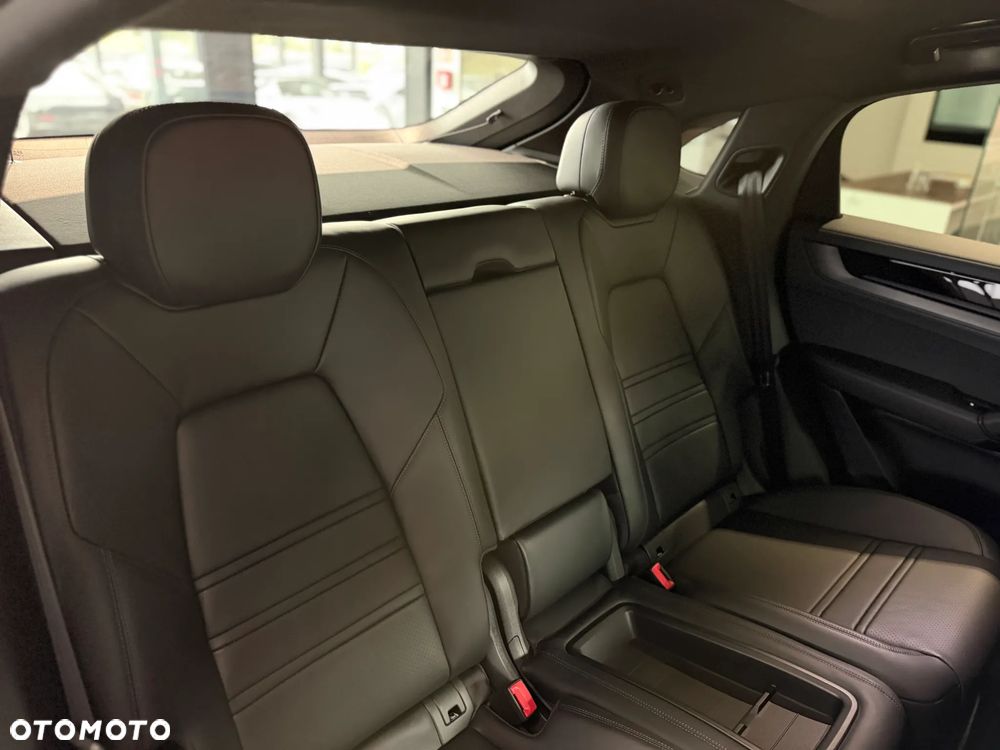 Porsche Cayenne Black Edition - 36