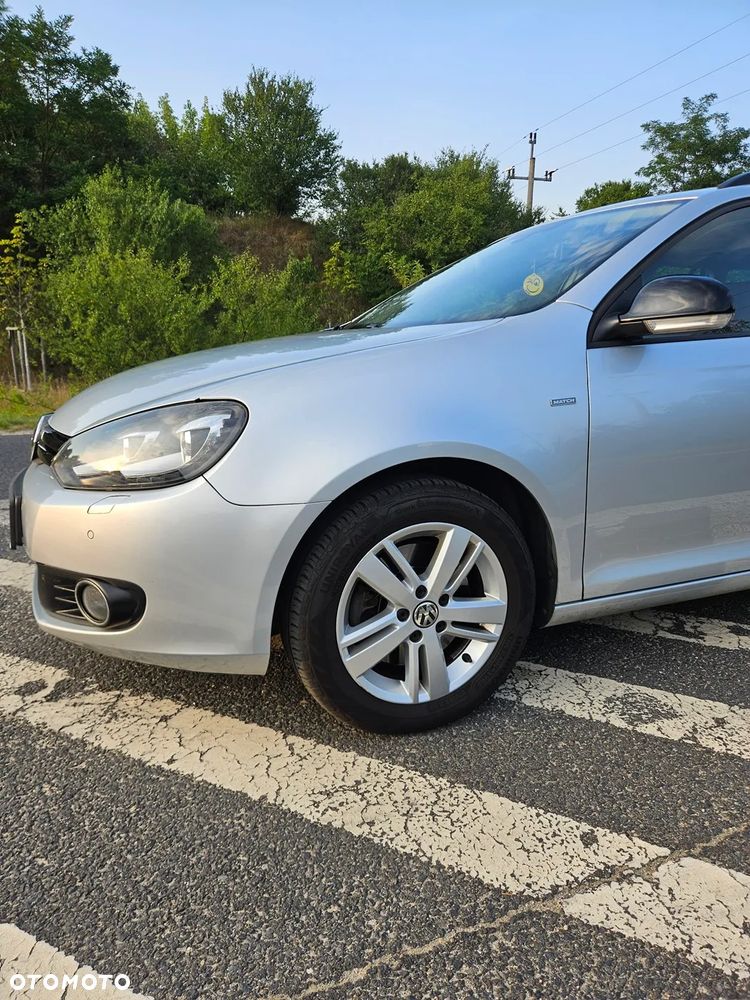Volkswagen Golf 2.0 TDI DPF MATCH - 8