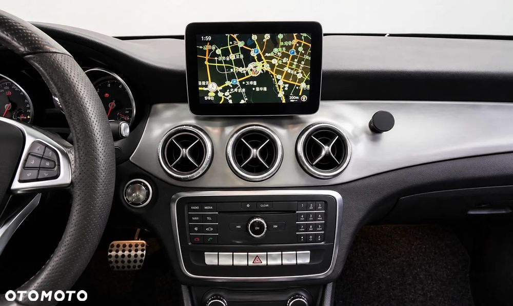Mercedes-Benz CLA 250 4-Matic AMG Line - 9