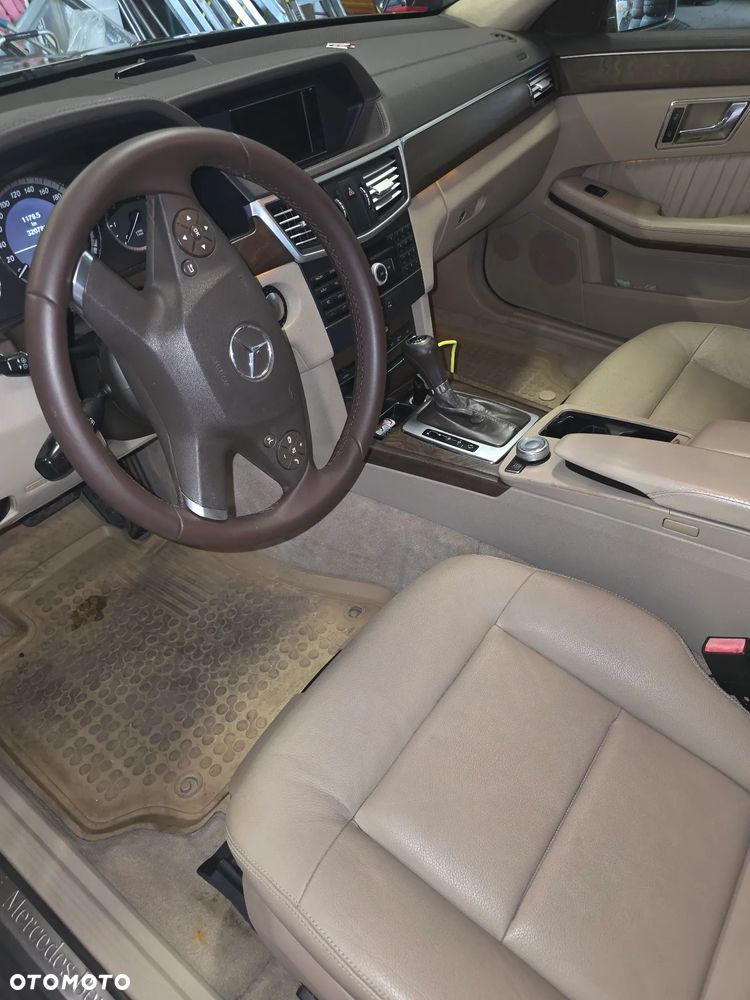 Mercedes-Benz Klasa E 200 CDI DPF BlueEFFICIENCY Automatik Avantgarde - 20