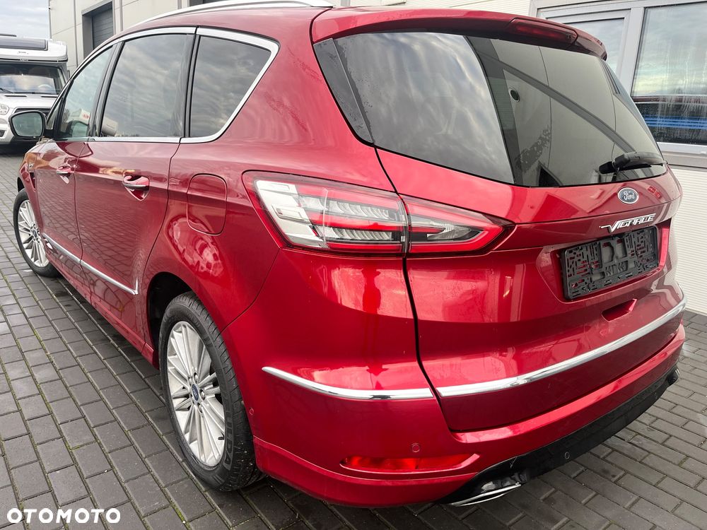 Ford S-Max - 17