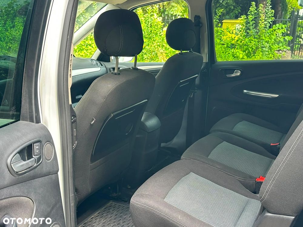 Ford Galaxy 2.0 Ambiente - 14