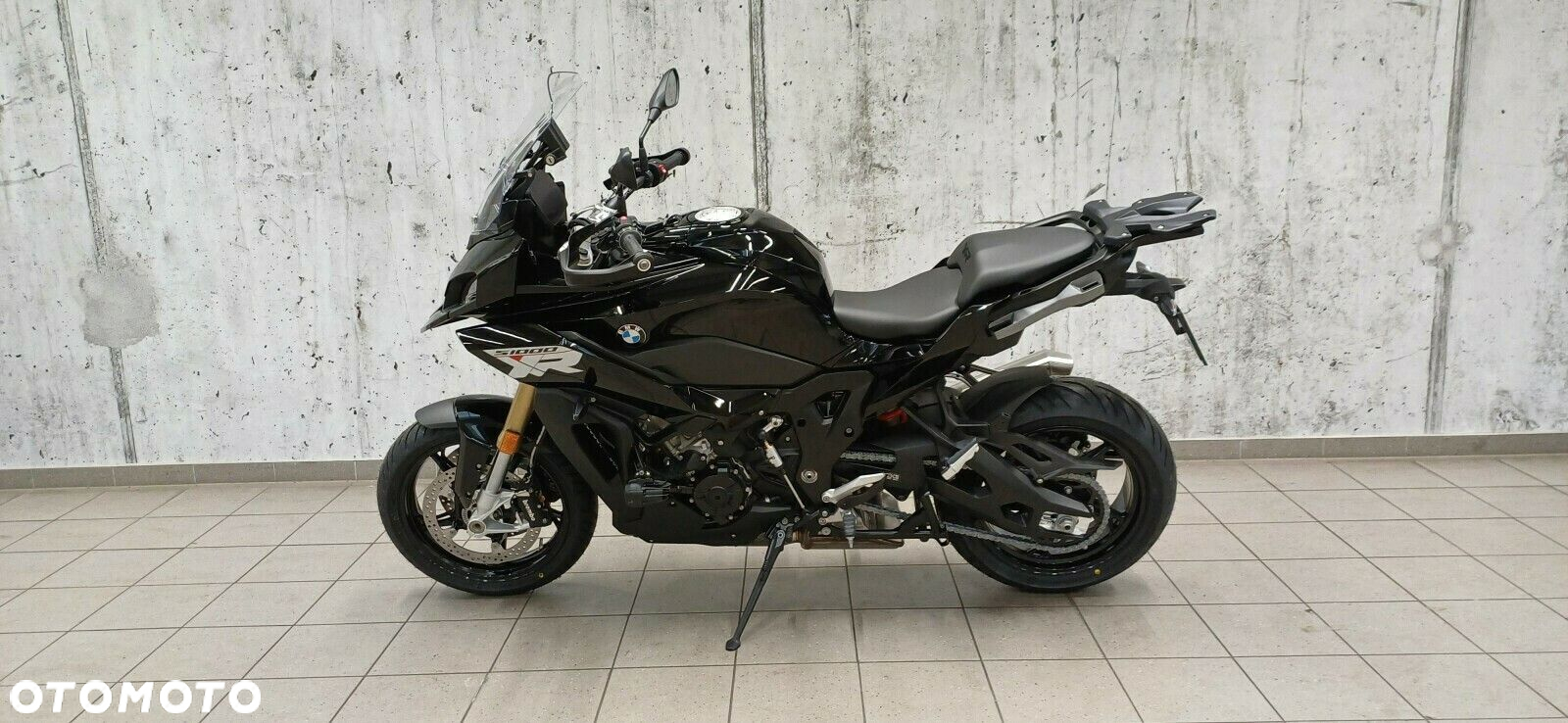 BMW S - 6
