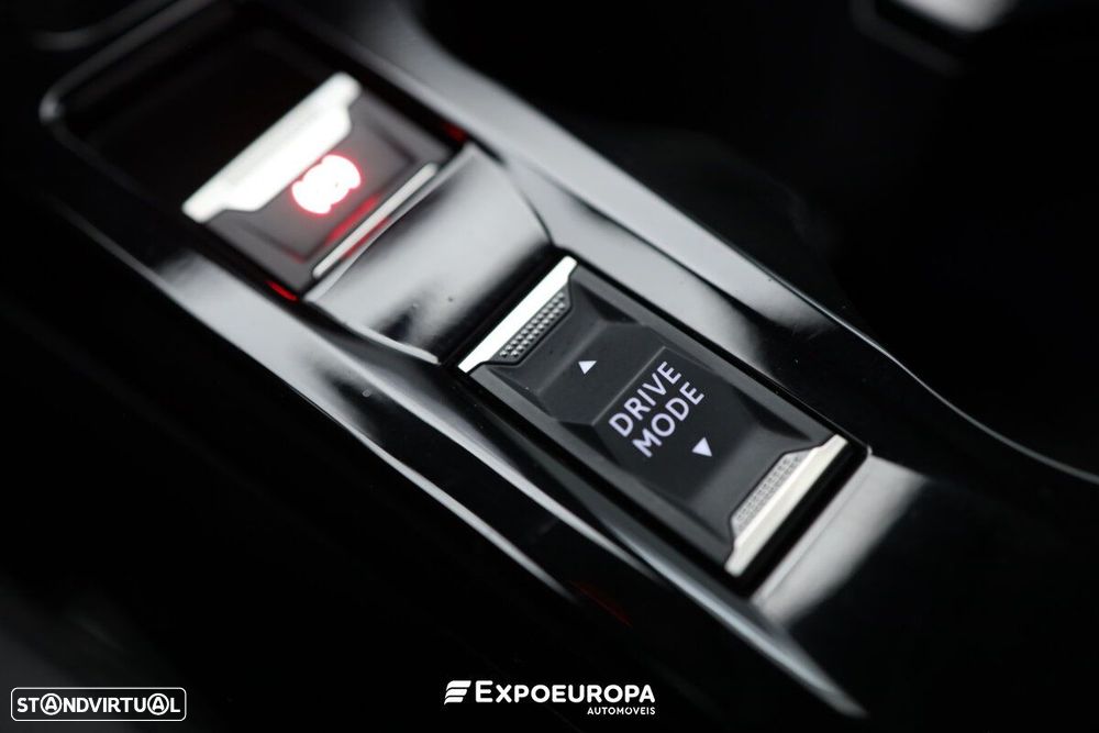 Peugeot e-2008 Allure - 20