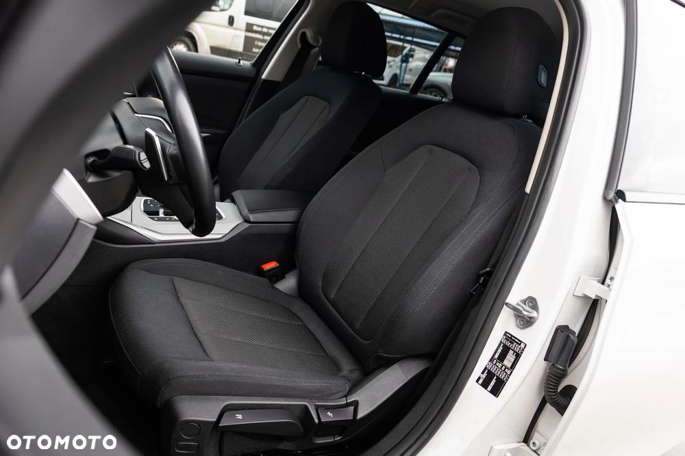 BMW Seria 3 318i - 20