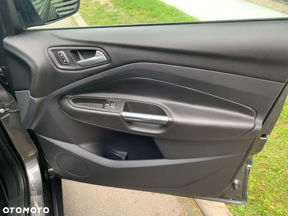 Ford Kuga 2.0 TDCi 4x4 Individual - 26