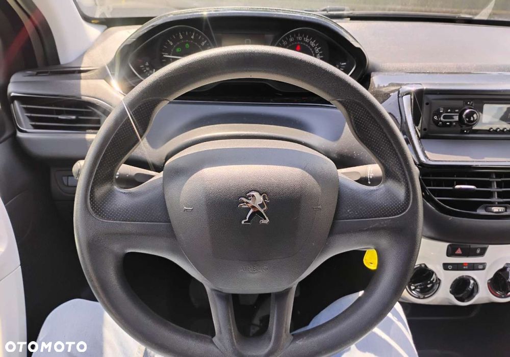 Peugeot 208 - 12
