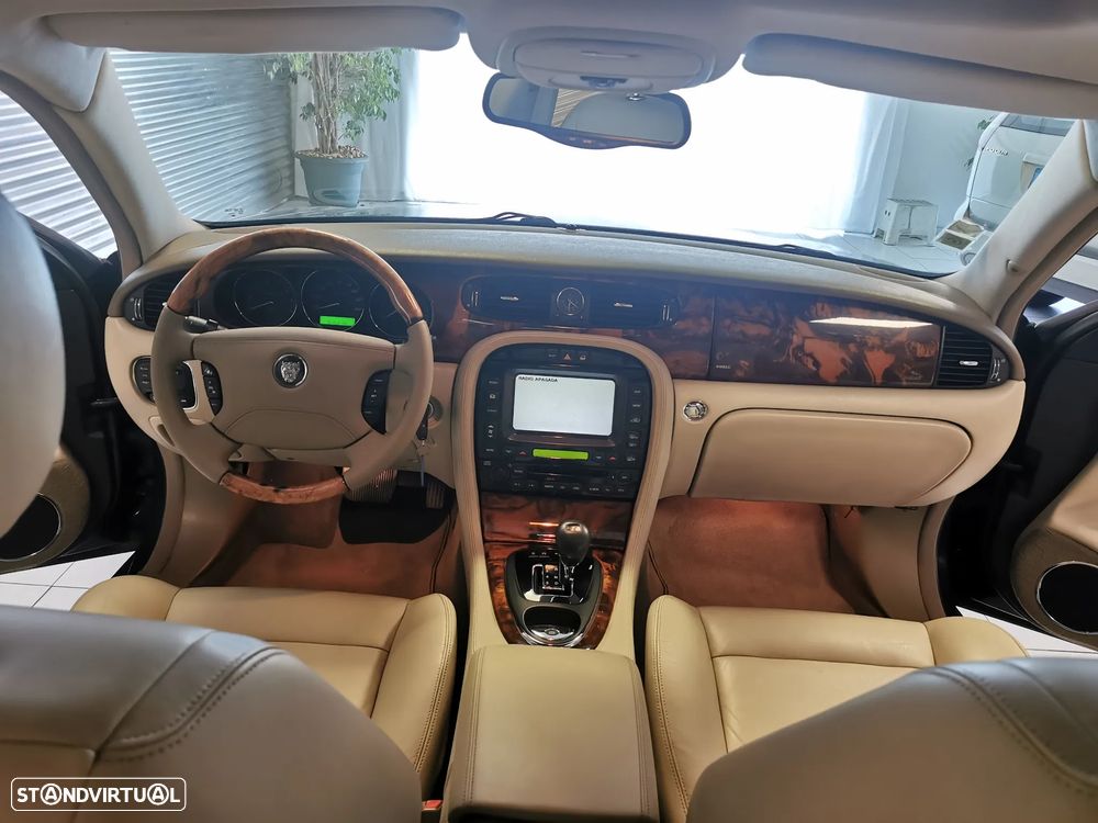 Jaguar XJ XJ8 4.2 Super V8 S/C - 17