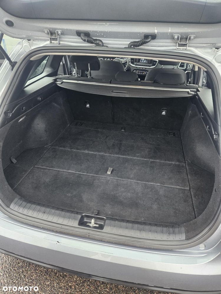 Kia Ceed 1.6 CRDi SCR M - 10