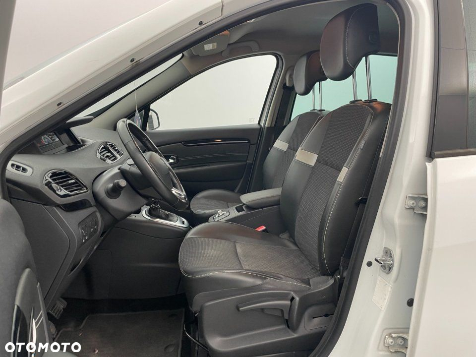 Renault Grand Scenic - 9