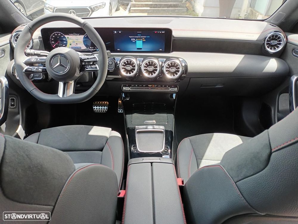 Mercedes-Benz CLA 250 e Shooting Brake AMG Line - 18