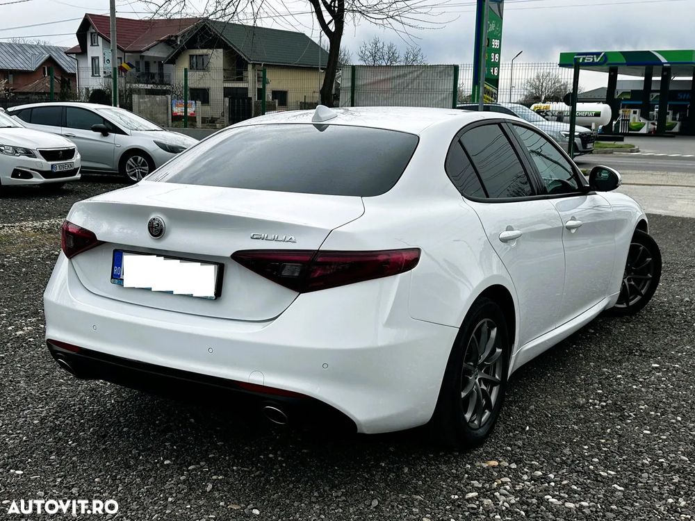Alfa Romeo Giulia 2.2 JTDM RWD AT8 Super - 4