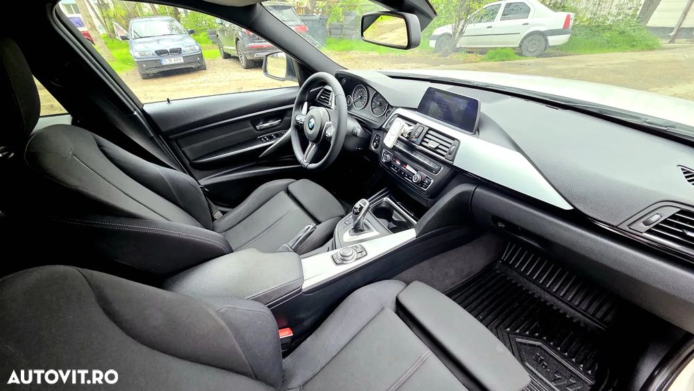 BMW Seria 3 320d Sport-Aut. - 12