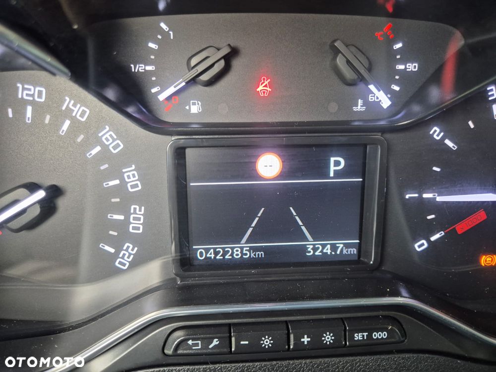 Citroën Berlingo M PureTech 130 EAT8 FEEL PACK - 11