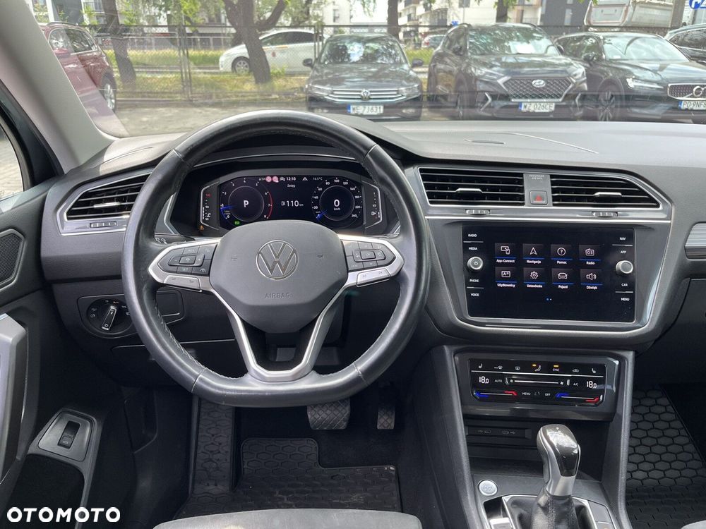 Volkswagen Tiguan - 16